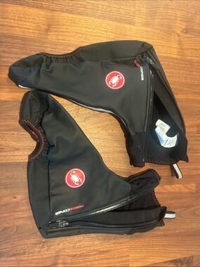Castelli Cycling Shoe Covers in Black with Red Logo